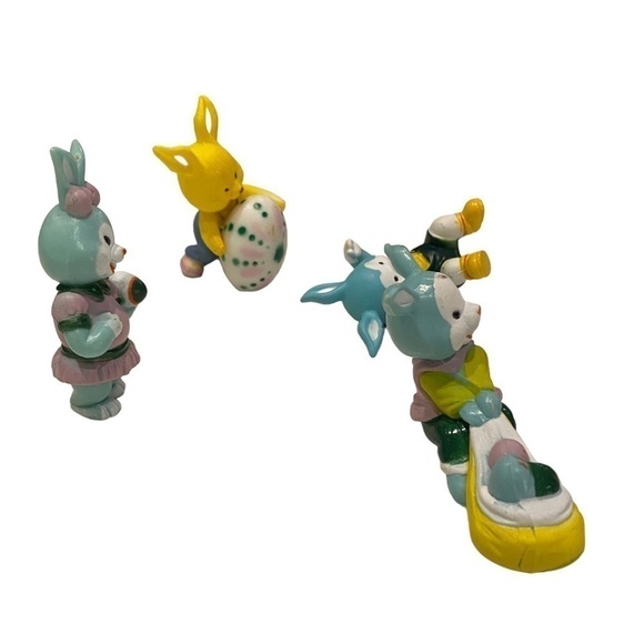 Lot of 4 Vintage Easter Bunny Basket Plastic Toys Figures Figurines - Picture 4 of 7